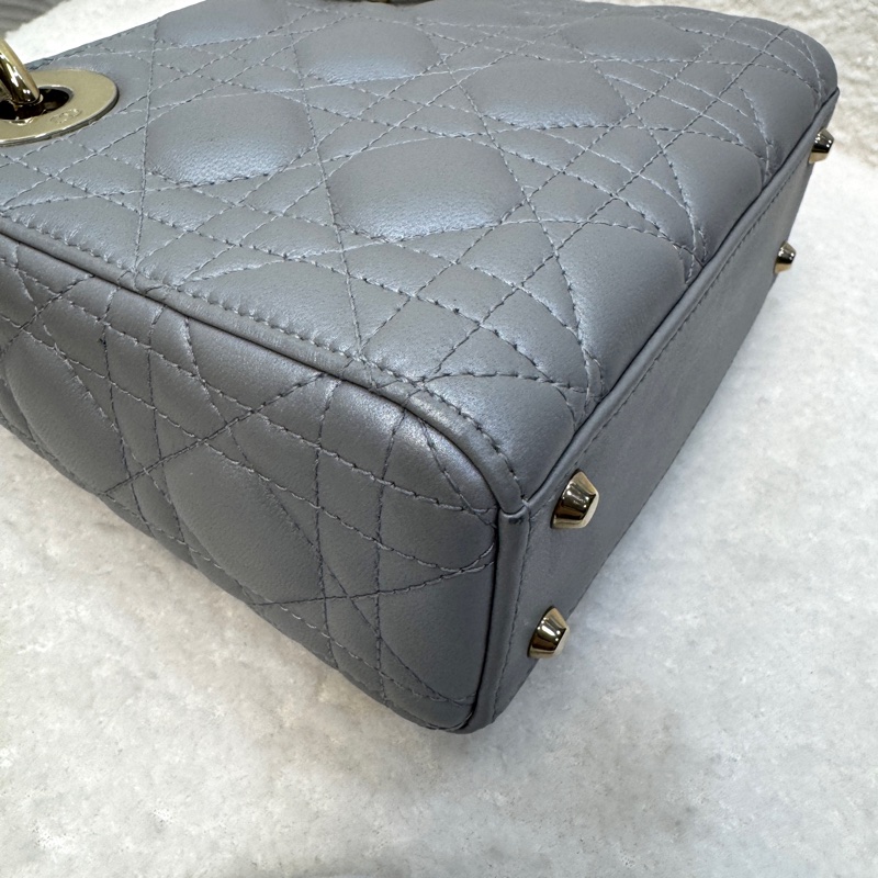 迪奧黛妃包 Dior Mini Lady Dior 蛋白石灰羊皮✨氣質必收款 手提肩背兩用 M0505OBDU-24