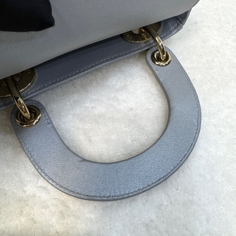 迪奧黛妃包 Dior Mini Lady Dior 蛋白石灰羊皮✨氣質必收款 手提肩背兩用 M0505OBDU-26