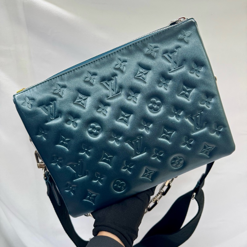 路易威登 LOUIS VUITTON Bubblegram 小羊皮壓紋肩背包 (附2款背袋) Coussin PM M21535 RFID晶片-1