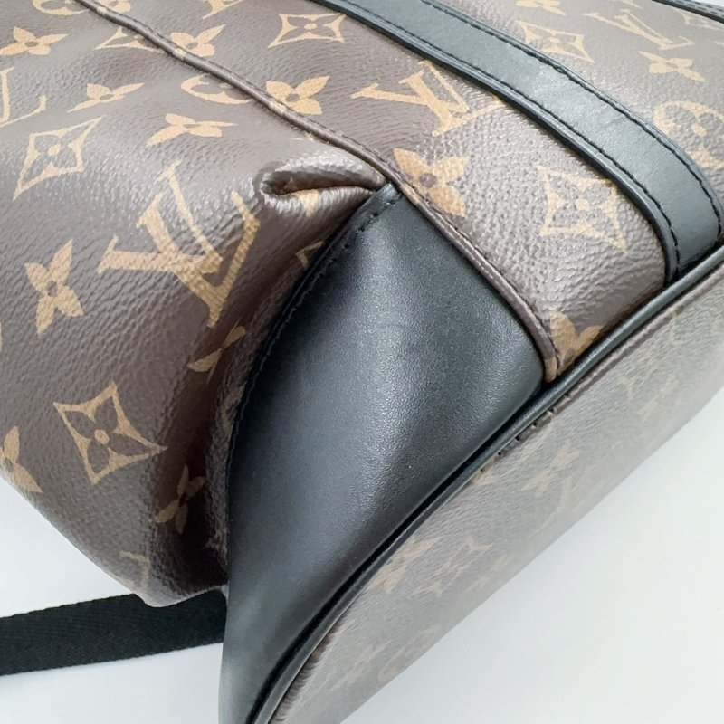 LV原花拼黑牛皮銀釦Christopher MM下蓋式後背包 M43735-14