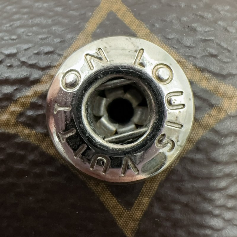 LV原花拼黑牛皮銀釦Christopher MM下蓋式後背包 M43735-19