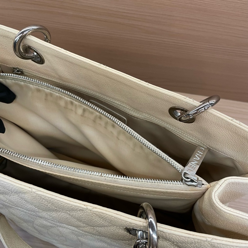 NO:C26 Chanel香奈儿GST奶茶色荔枝皮大號,2014年 ,18開 托特链条单肩包 有卡 有塵袋 無盒子-11