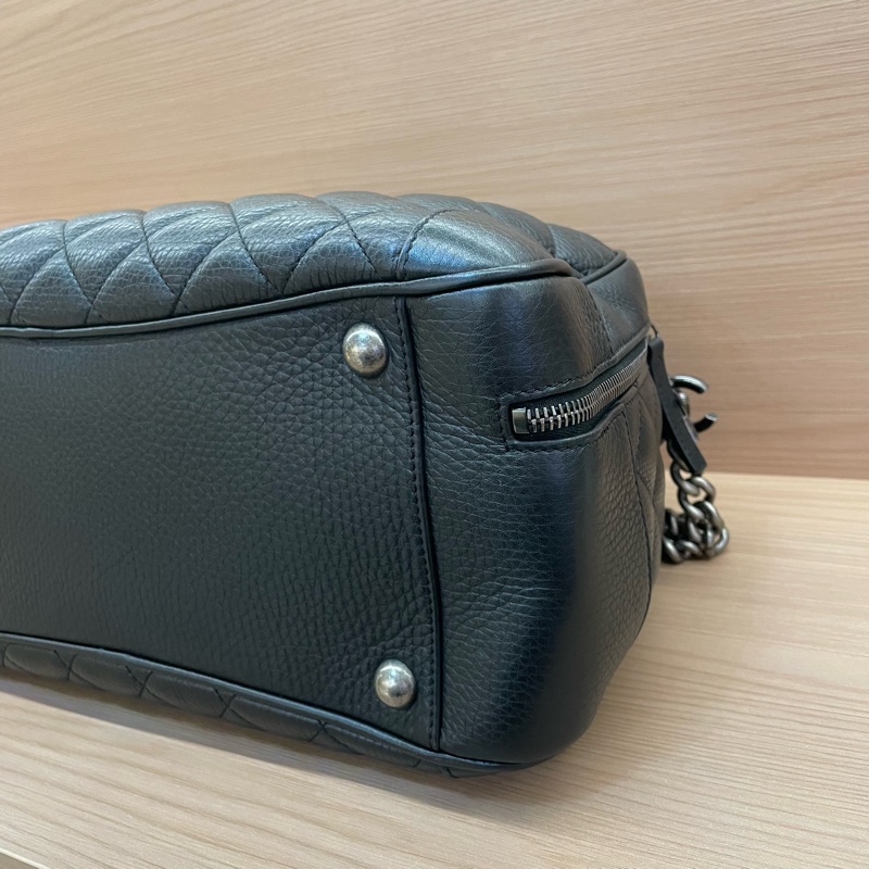 NO:C74 Chanel 荔枝纹黑色银扣挂坠保龄球手提单肩包 大號 2017年,22開 有塵袋 無卡 無盒子-6