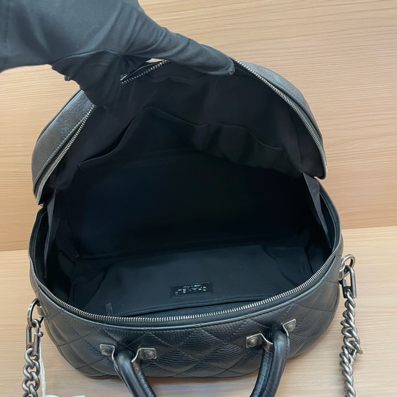 NO:C74 Chanel 荔枝纹黑色银扣挂坠保龄球手提单肩包 大號 2017年,22開 有塵袋 無卡 無盒子-10