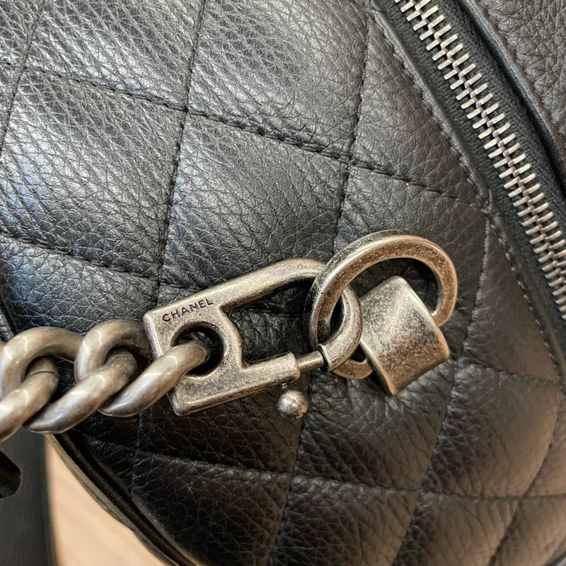 NO:C74 Chanel 荔枝纹黑色银扣挂坠保龄球手提单肩包 大號 2017年,22開 有塵袋 無卡 無盒子-14