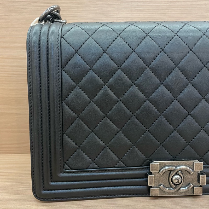 NO：C59 Chanel香奈儿Leboy大號 黑银色菱格纹羊皮 2014年、19開 尺寸底長28*高18*寬8* 有塵袋 無卡 無盒子-7