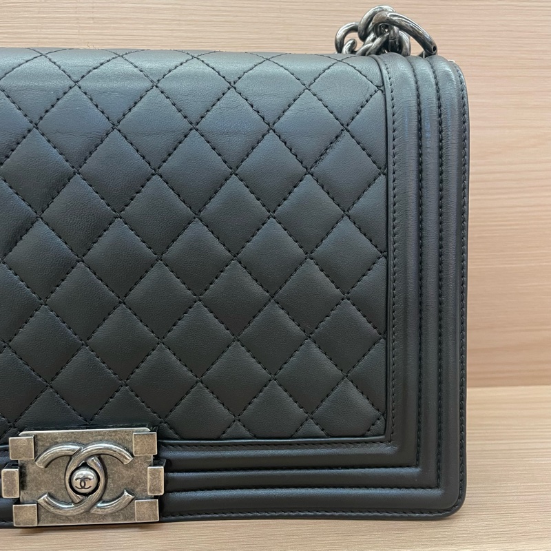 NO：C59 Chanel香奈儿Leboy大號 黑银色菱格纹羊皮 2014年、19開 尺寸底長28*高18*寬8* 有塵袋 無卡 無盒子-8