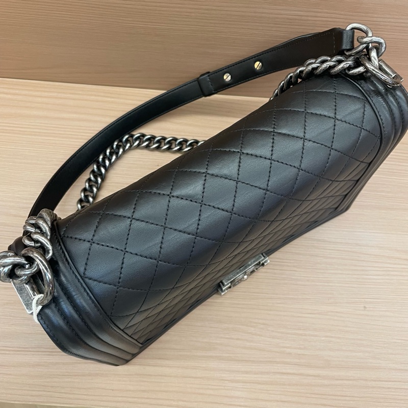 NO：C59 Chanel香奈儿Leboy大號 黑银色菱格纹羊皮 2014年、19開 尺寸底長28*高18*寬8* 有塵袋 無卡 無盒子-9