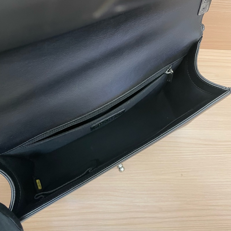 NO：C59 Chanel香奈儿Leboy大號 黑银色菱格纹羊皮 2014年、19開 尺寸底長28*高18*寬8* 有塵袋 無卡 無盒子-11