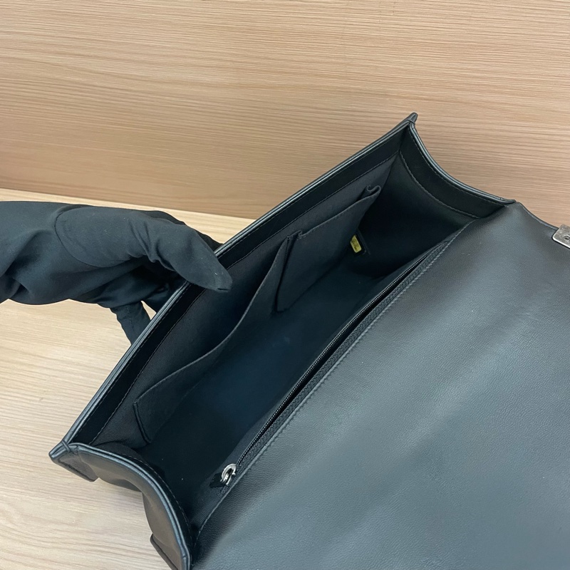 NO：C59 Chanel香奈儿Leboy大號 黑银色菱格纹羊皮 2014年、19開 尺寸底長28*高18*寬8* 有塵袋 無卡 無盒子-12