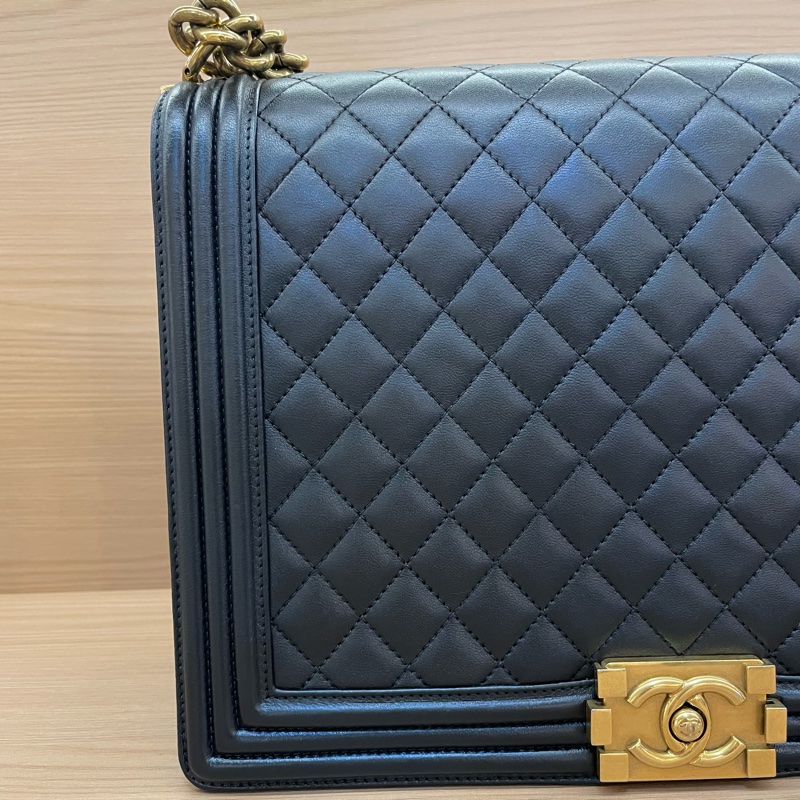 NO：C61 Chanel香奈儿黑色金扣leboy 鏈條包牛皮 大號 2014年、19開 尺寸底長30*高21*寬8*有卡 有塵袋 無盒子-8