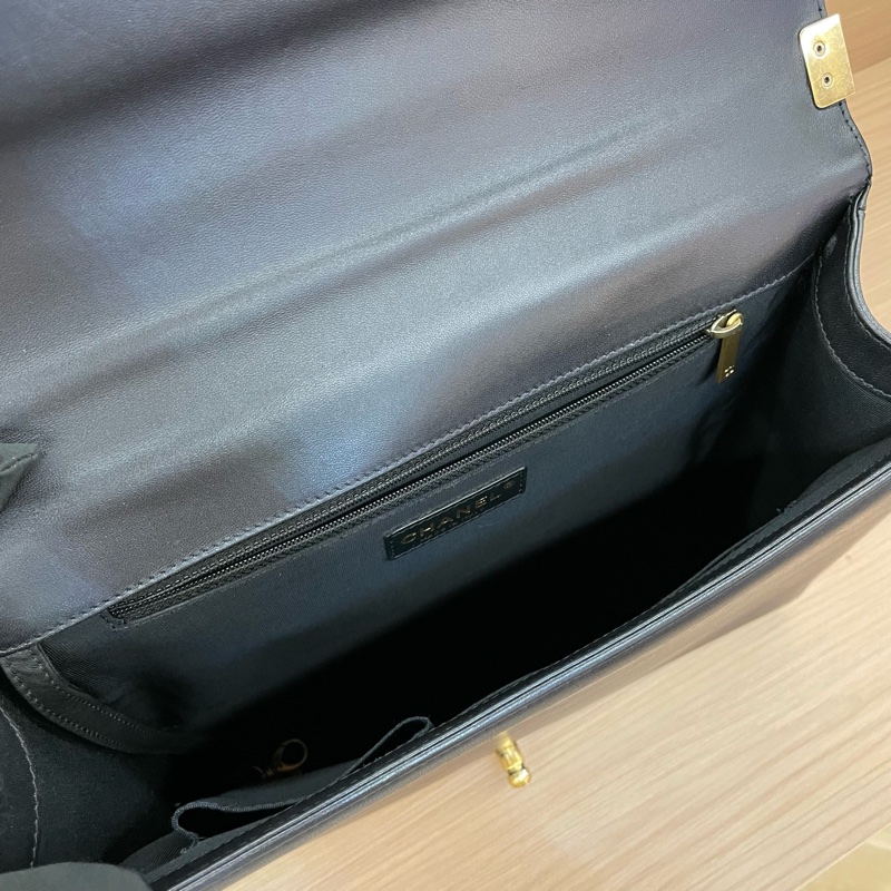 NO：C61 Chanel香奈儿黑色金扣leboy 鏈條包牛皮 大號 2014年、19開 尺寸底長30*高21*寬8*有卡 有塵袋 無盒子-11