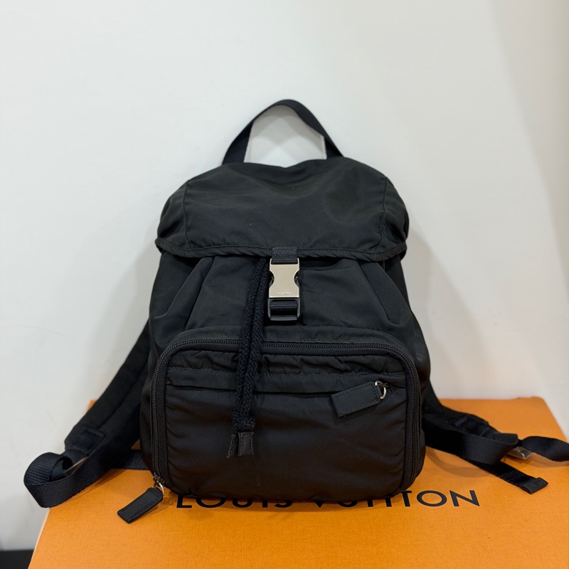 PRADA 尼龍 Rucksack 銀扣 黑色 厚背包 肩背包 手提包-1