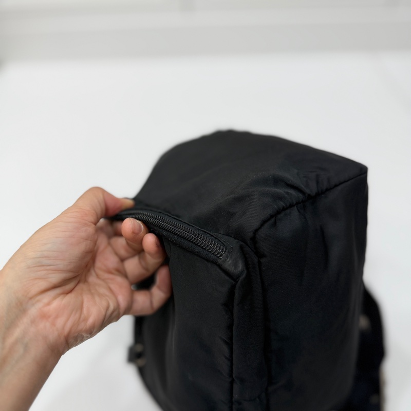 PRADA 尼龍 Rucksack 銀扣 黑色 厚背包 肩背包 手提包-17
