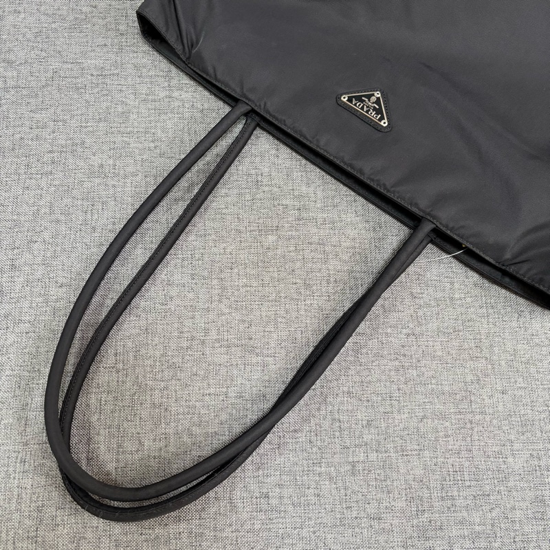 Prada 尼龍黑色托特包-4