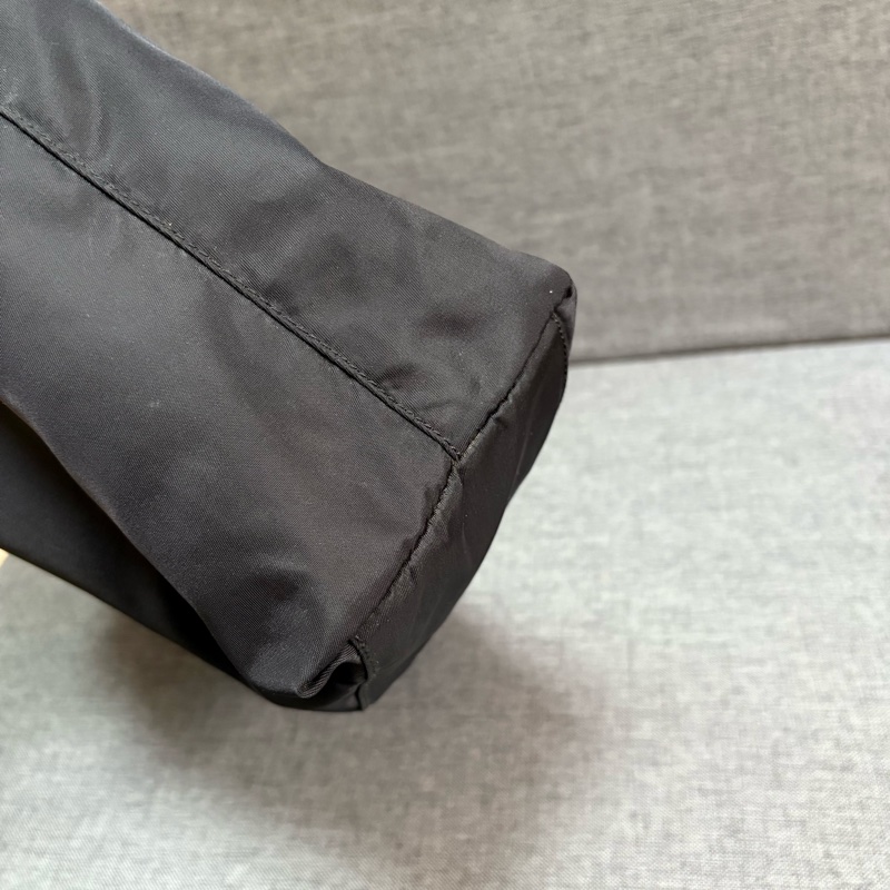 Prada 尼龍黑色托特包-6