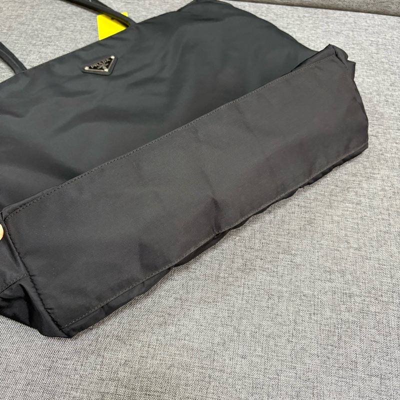 Prada 尼龍黑色托特包-15