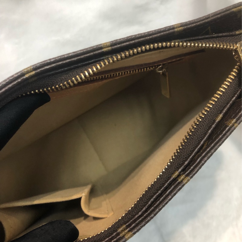 LV 老花Looping Shoulder Bag XC315-14