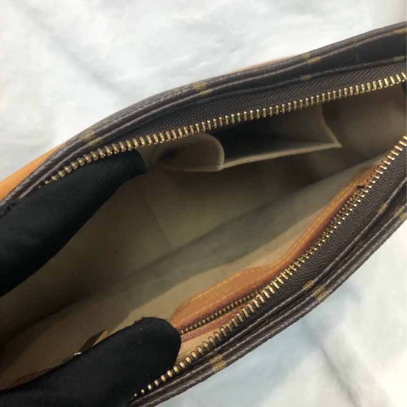 LV 老花Looping Shoulder Bag XC315-16
