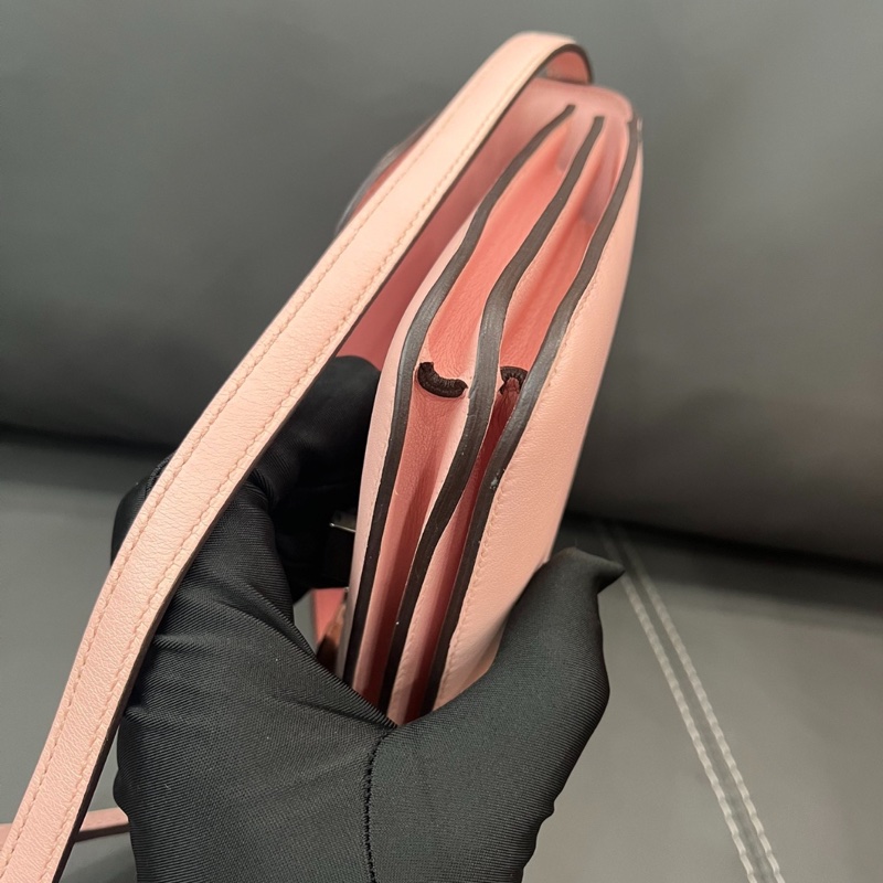 【少女心爆棚🌸最網最甜價✨】Hermes愛馬仕constance康康19 3Q櫻花粉銀扣 Swift皮-9