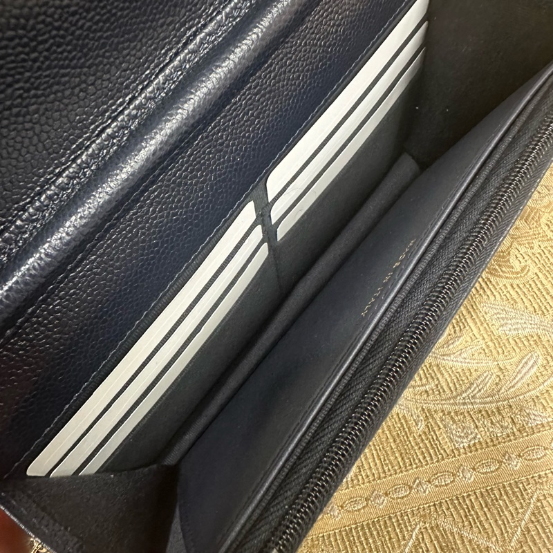 Chanel 深藍荔枝牛皮菱格淡金釦浮雕Logo下蓋6卡斜背wocAP3054-7