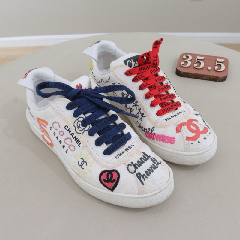 CHANEL香奈兒 x Pharrell菲董聯名塗鴉小白鞋女鞋，35.5碼，配件無-0