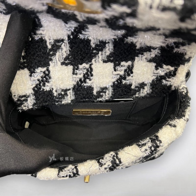 S5350-CHANEL 黑白千鳥格紋毛呢金釦19腰包-5