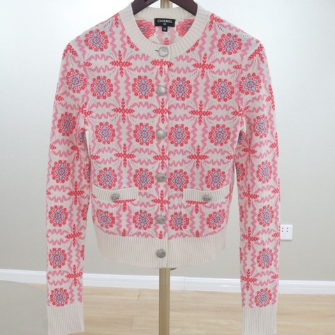 CHANEL香奈兒花朵針織開衫100%羊絨，34碼 配件無