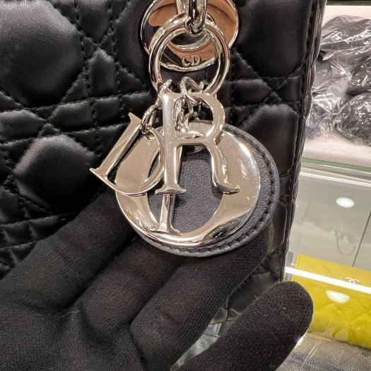 東區正精品㊣CD CHRISTIAN DIOR LADY 迪奧黑色全皮Logo 銀扣吊飾手提包黛妃包兩用包 RZ6347-6