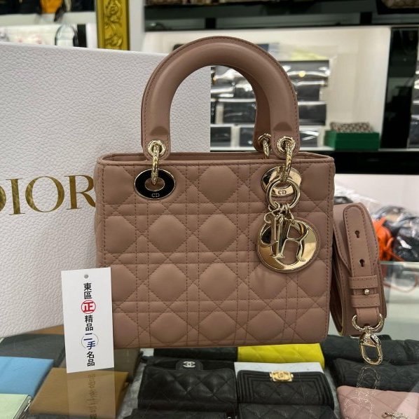 東區正精品㊣CHRISTIAN DIOR LADY 迪奧玫瑰粉色全皮5格金色吊飾金釦拉鍊肩背包手提包黛妃包 RZ5163-0