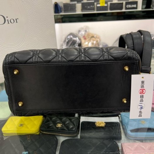 東區正精品㊣CHRISTIAN DIOR LADY M 迪奧黑色羊皮全皮5格金色吊飾金釦拉鍊肩背包手提包黛妃包 RZ4779-5
