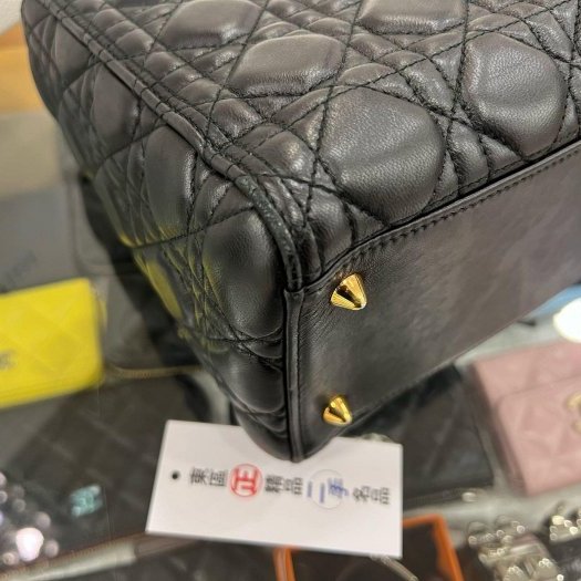 東區正精品㊣CHRISTIAN DIOR LADY M 迪奧黑色羊皮全皮5格金色吊飾金釦拉鍊肩背包手提包黛妃包 RZ4779-8