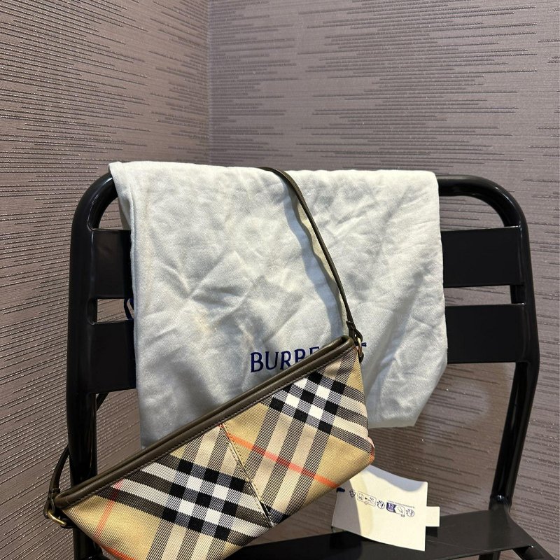 💎Han's house精品服飾💎 Burberry 經典 棉麻 牛皮飾邊 格紋 迷你 麻將 側背 包 現貨 原價26500-0