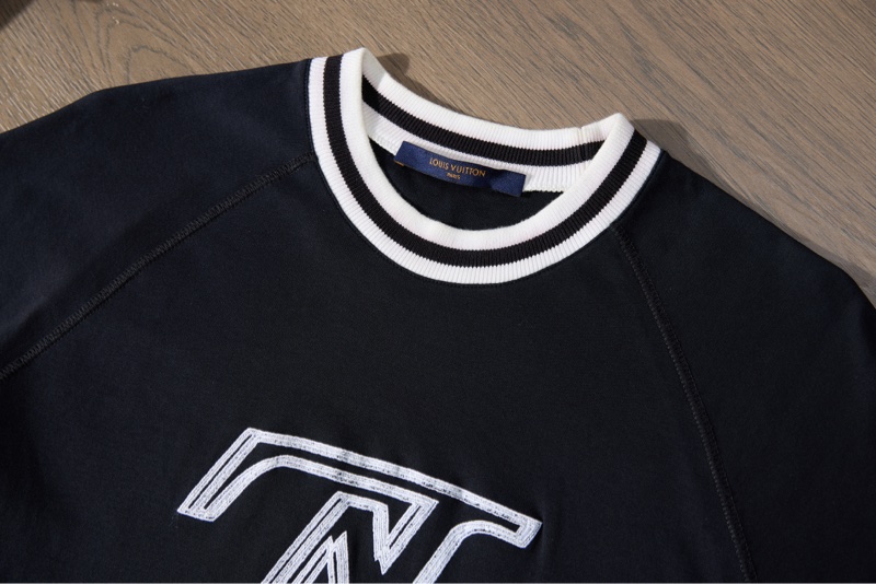 LV 特別款刺繡logo T恤 夏款上新-1