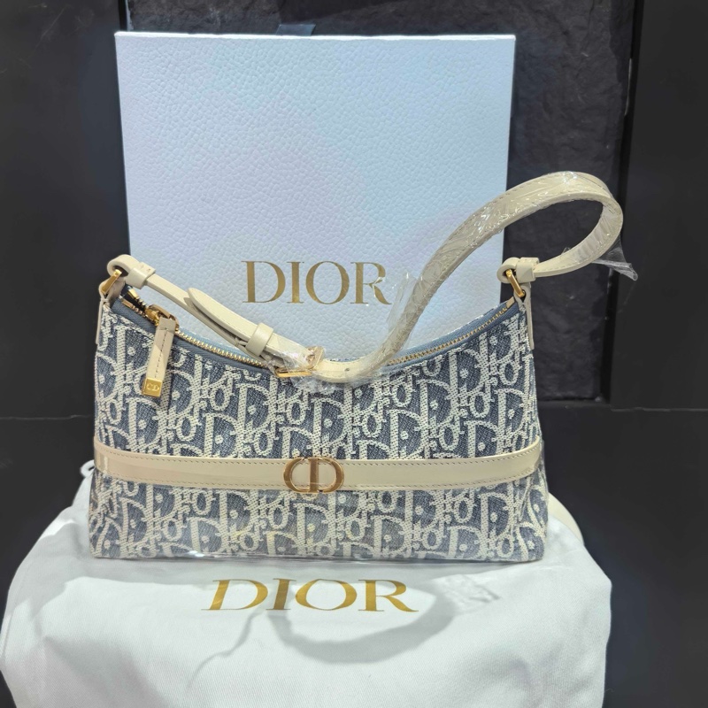 DIOR迪奧 全新Montaigne Cigale 海鹽藍腋下包 hobo餃子包-0