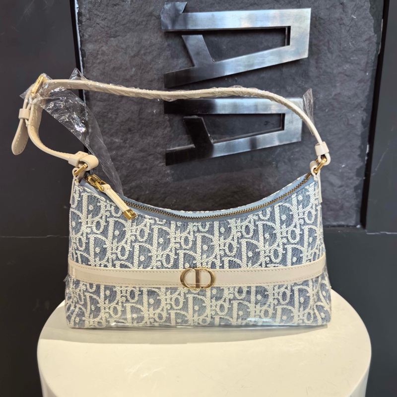 DIOR迪奧 全新Montaigne Cigale 海鹽藍腋下包 hobo餃子包-4