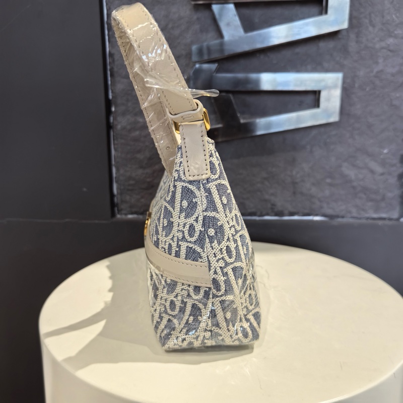 DIOR迪奧 全新Montaigne Cigale 海鹽藍腋下包 hobo餃子包-6