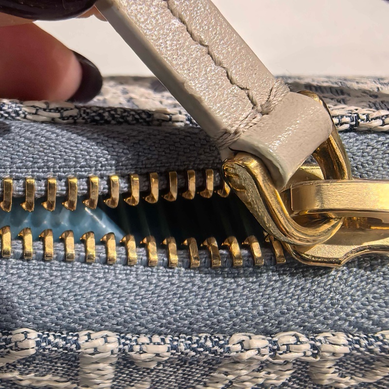 DIOR迪奧 全新Montaigne Cigale 海鹽藍腋下包 hobo餃子包-8