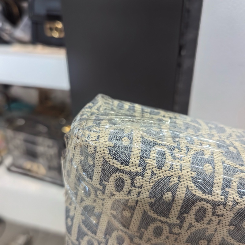 DIOR迪奧 全新Montaigne Cigale 海鹽藍腋下包 hobo餃子包-10