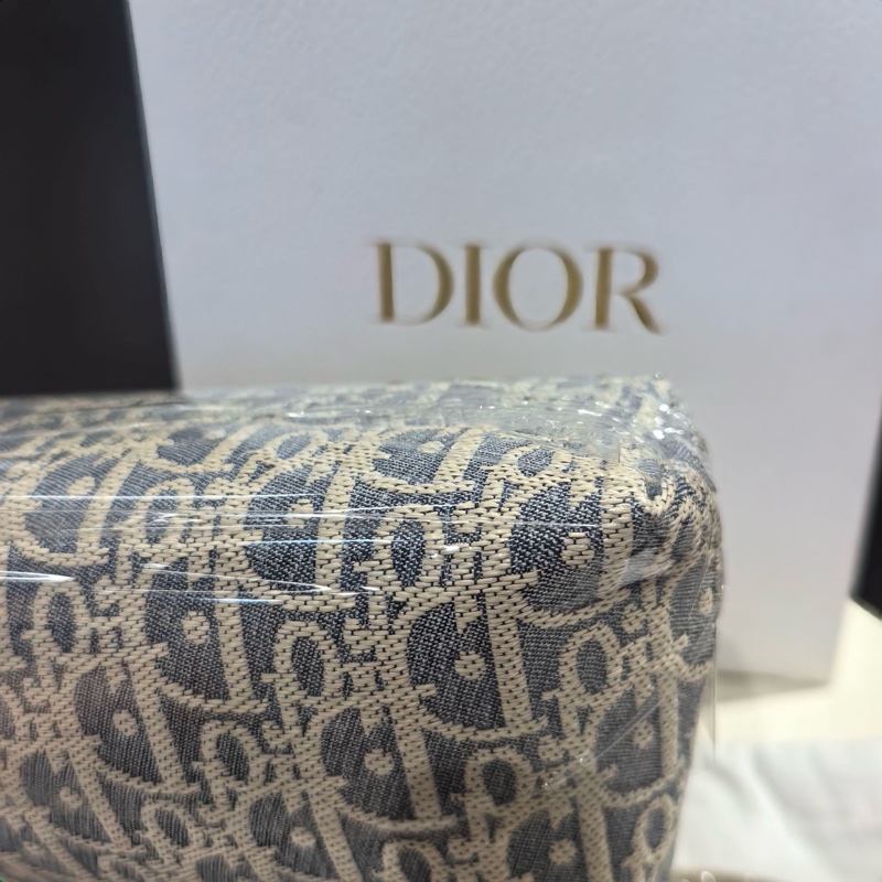 DIOR迪奧 全新Montaigne Cigale 海鹽藍腋下包 hobo餃子包-11