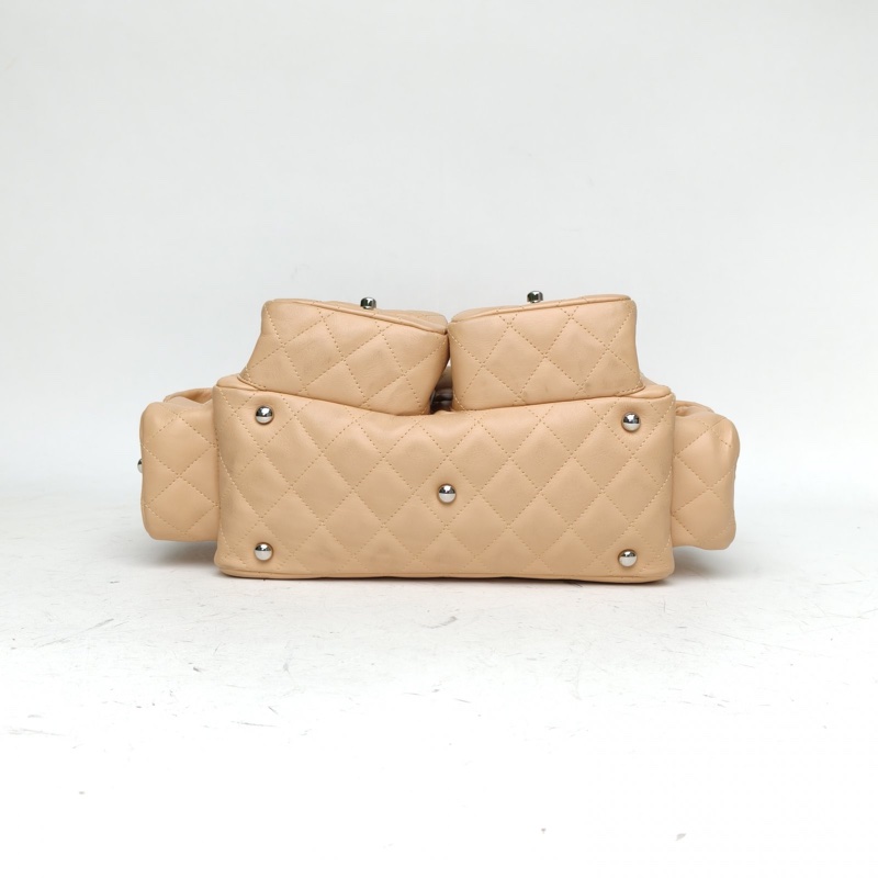 CHANEL 奶茶色牛皮10開銀扣中古康鵬機車包小號-3