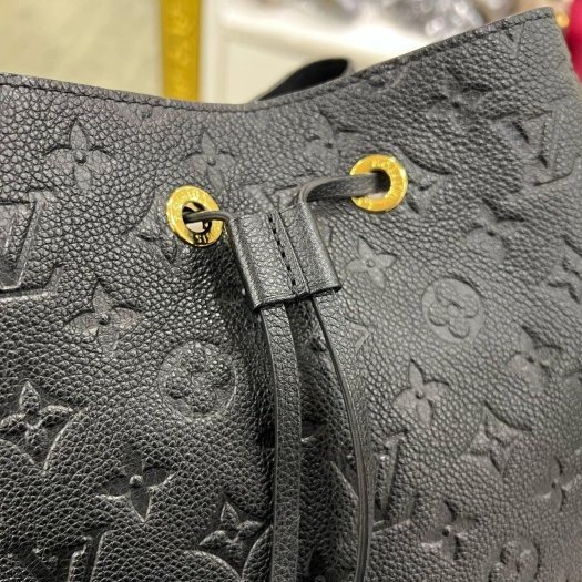 東區正精品㊣LV M45256 NEONOE MM 黑色全皮壓紋字紋金釦抽繩束口水桶包手提包肩背包 RZ6346-4