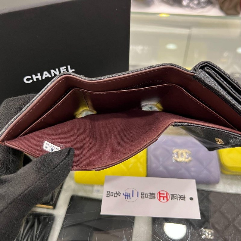 東區正精品㊣ CHANEL AP0230 香奈兒黑色荔枝牛皮前後金釦迷你三折釦子短夾 RZ6348-3