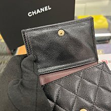 東區正精品㊣ CHANEL AP0230 香奈兒黑色荔枝牛皮前後金釦迷你三折釦子短夾 RZ6348-4