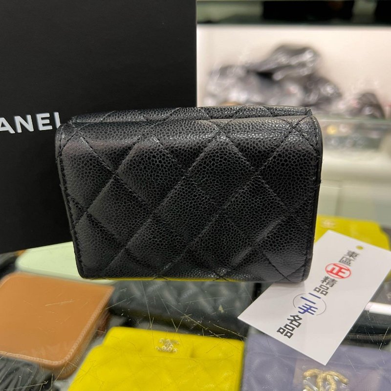 東區正精品㊣ CHANEL AP0230 香奈兒黑色荔枝牛皮前後金釦迷你三折釦子短夾 RZ6348-6
