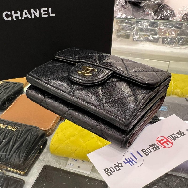 東區正精品㊣ CHANEL AP0230 香奈兒黑色荔枝牛皮前後金釦迷你三折釦子短夾 RZ6348-10