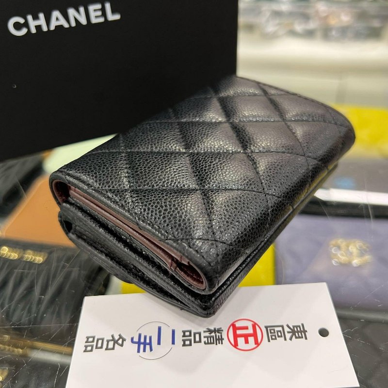 東區正精品㊣ CHANEL AP0230 香奈兒黑色荔枝牛皮前後金釦迷你三折釦子短夾 RZ6348-11