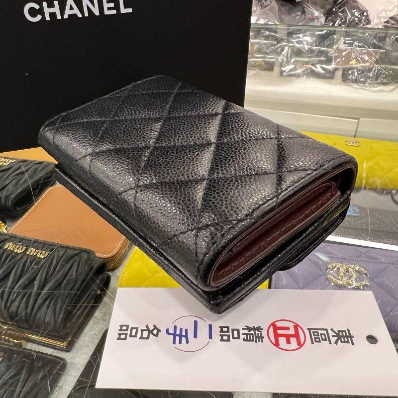 東區正精品㊣ CHANEL AP0230 香奈兒黑色荔枝牛皮前後金釦迷你三折釦子短夾 RZ6348-12