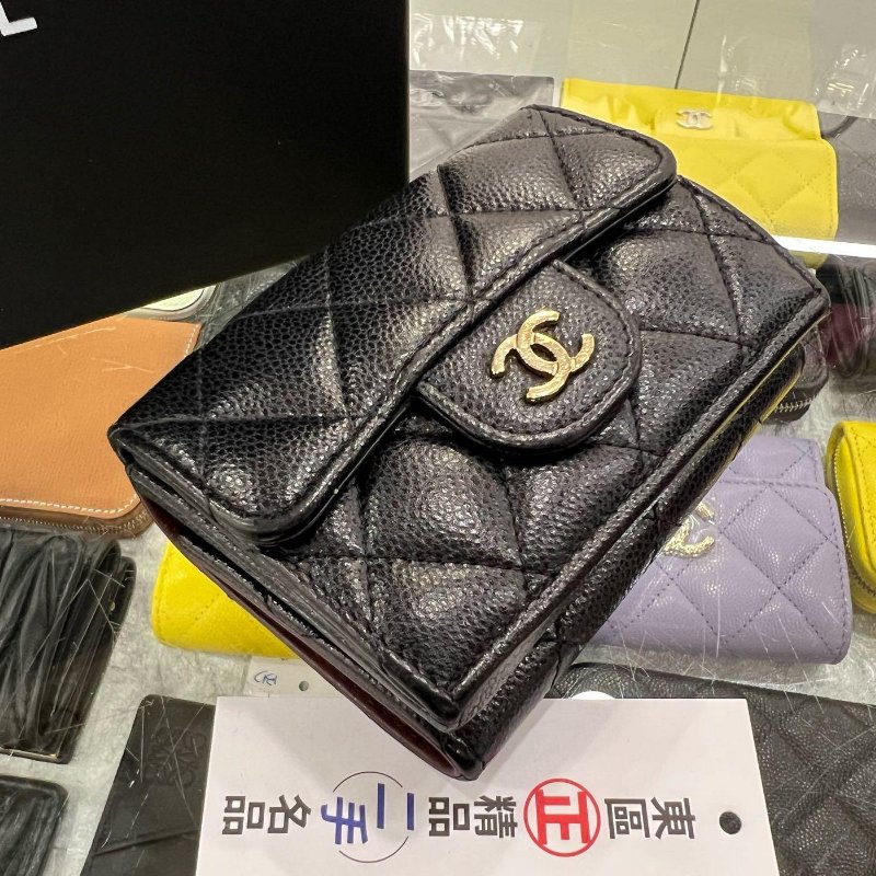 東區正精品㊣ CHANEL AP0230 香奈兒黑色荔枝牛皮前後金釦迷你三折釦子短夾 RZ6348-13