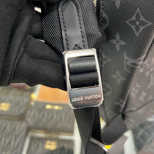 東區正精品㊣LV M14020 Discovery Slim 全新黑花錢口袋拉鍊後背包 RZ6345-4